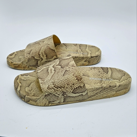 Steve Madden Sofi Printed Slide Sandal in Snake - Picture 7 of 7